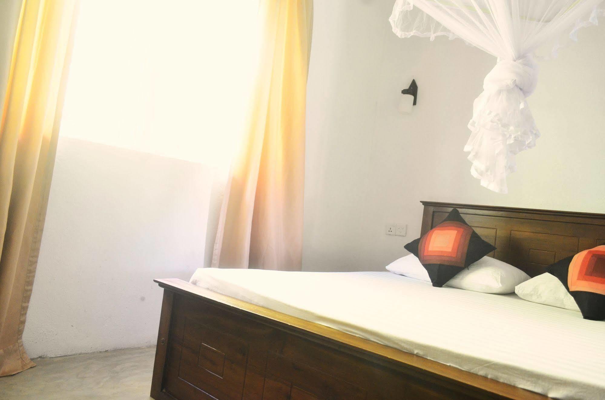 Holiday Inn Unawatuna Εξωτερικό φωτογραφία